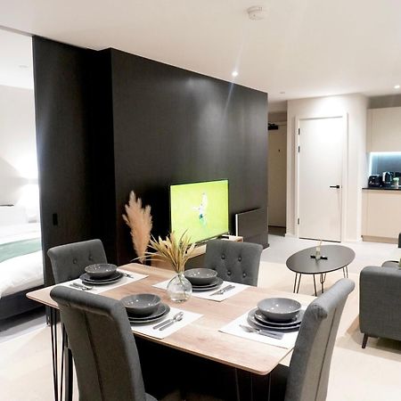 Central Manchester Luxury 2 Bed Apartment With Balcony Exterior photo