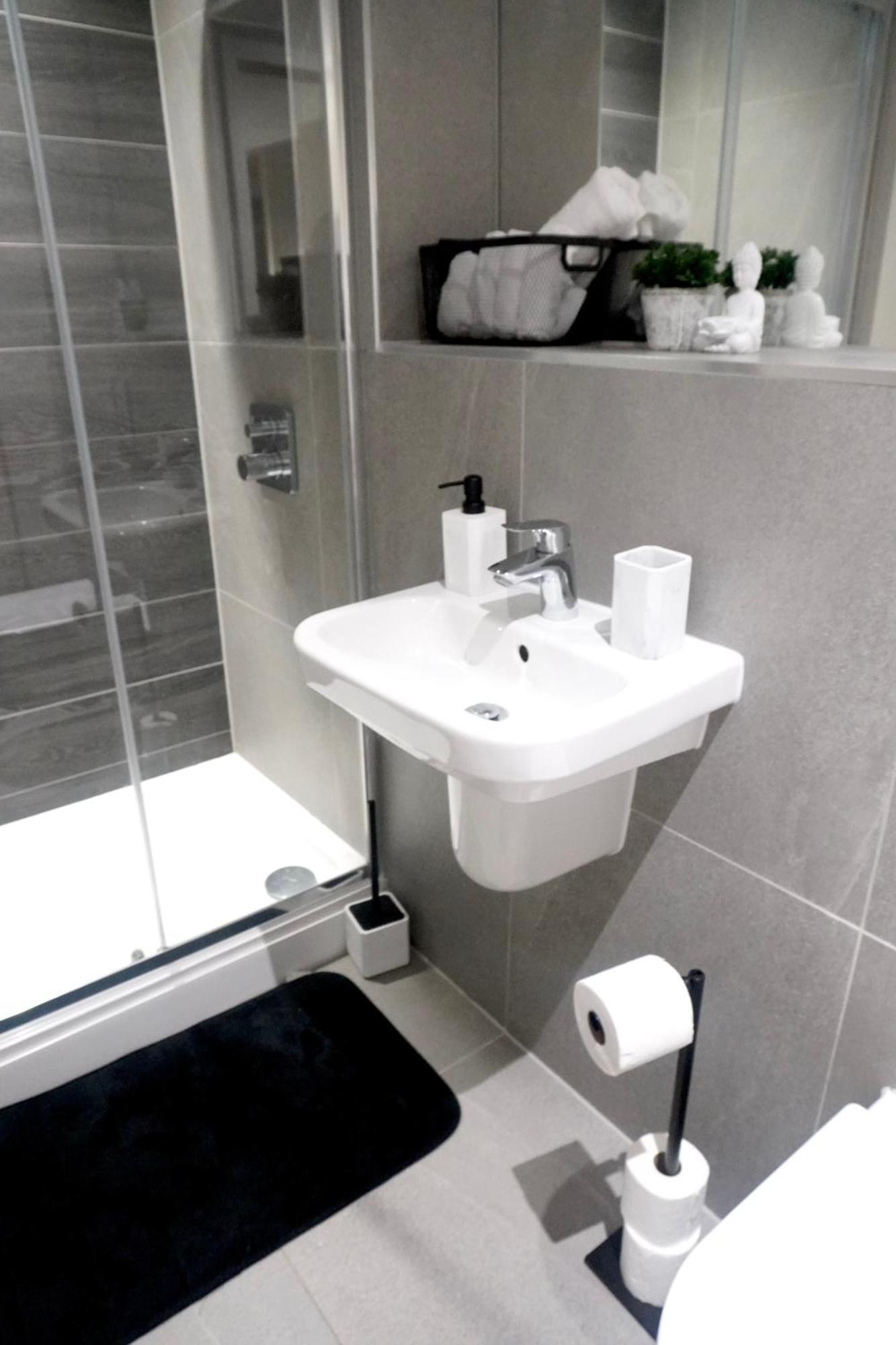 Central Manchester Luxury 2 Bed Apartment With Balcony Exterior photo