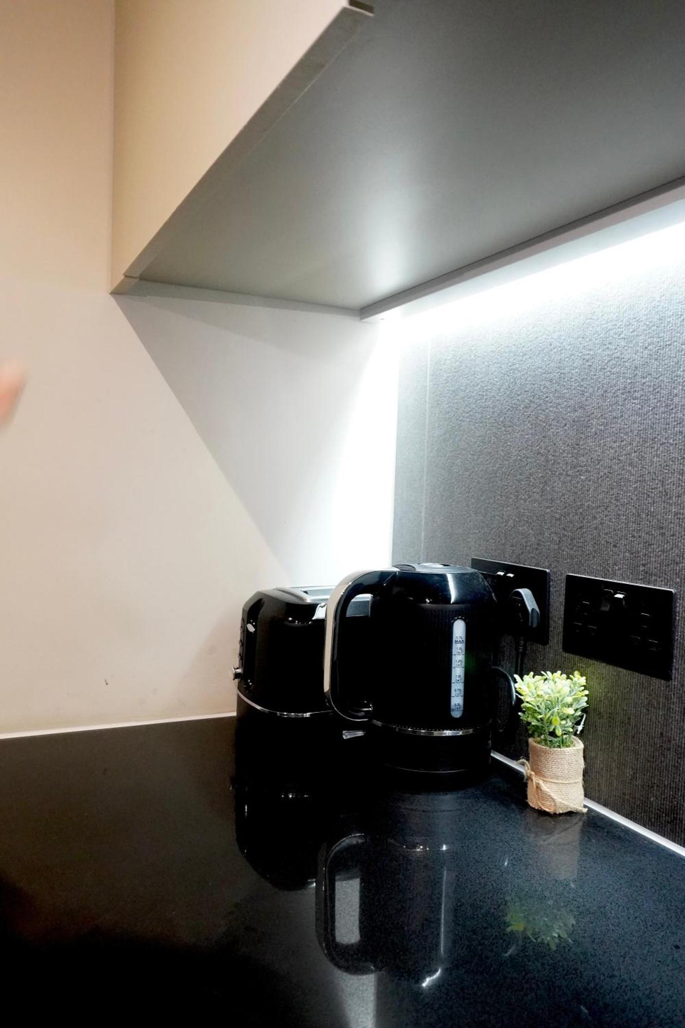 Central Manchester Luxury 2 Bed Apartment With Balcony Exterior photo