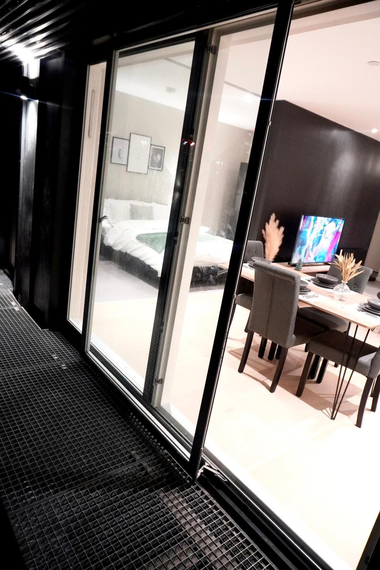 Central Manchester Luxury 2 Bed Apartment With Balcony Exterior photo