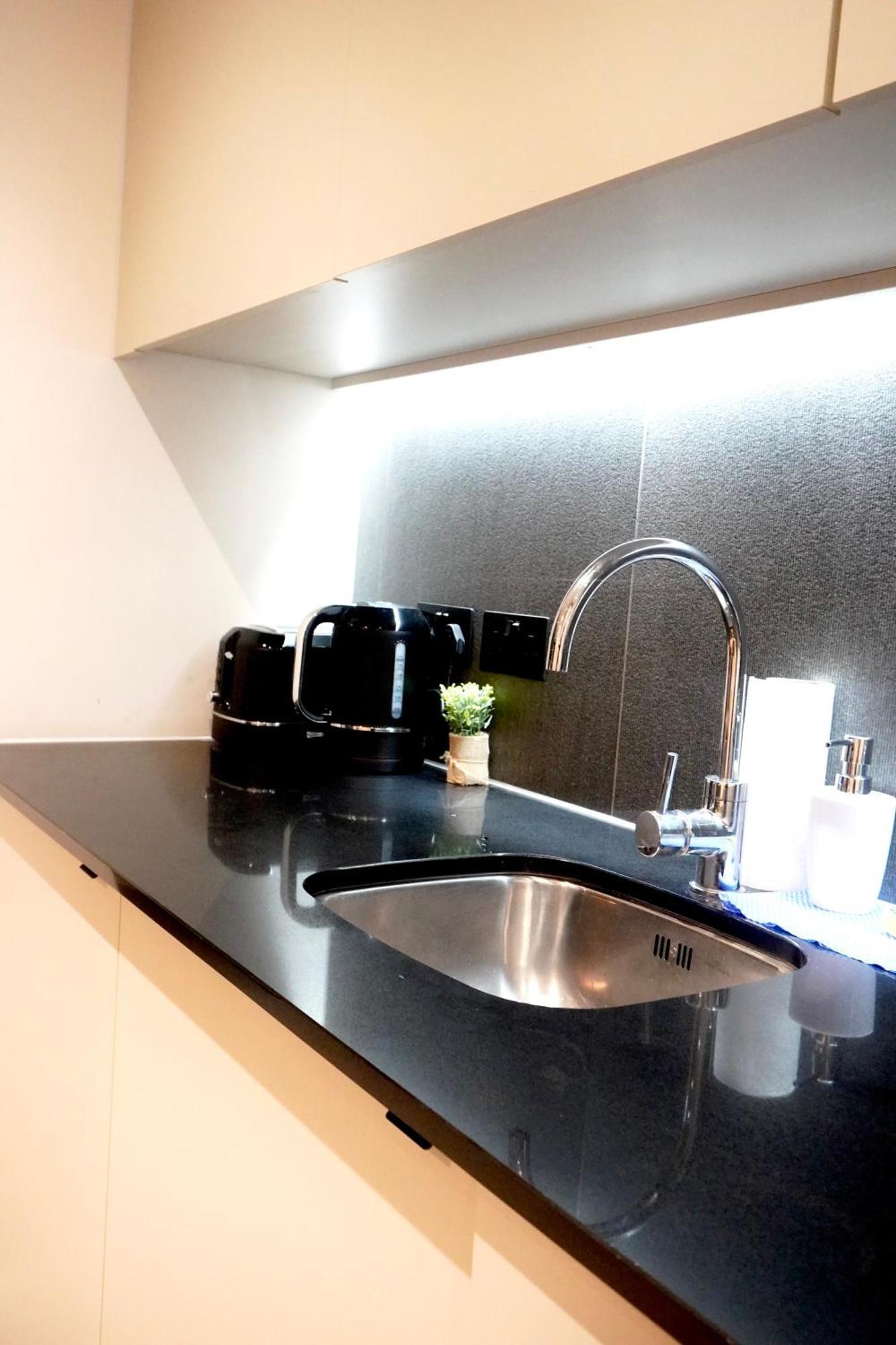 Central Manchester Luxury 2 Bed Apartment With Balcony Exterior photo
