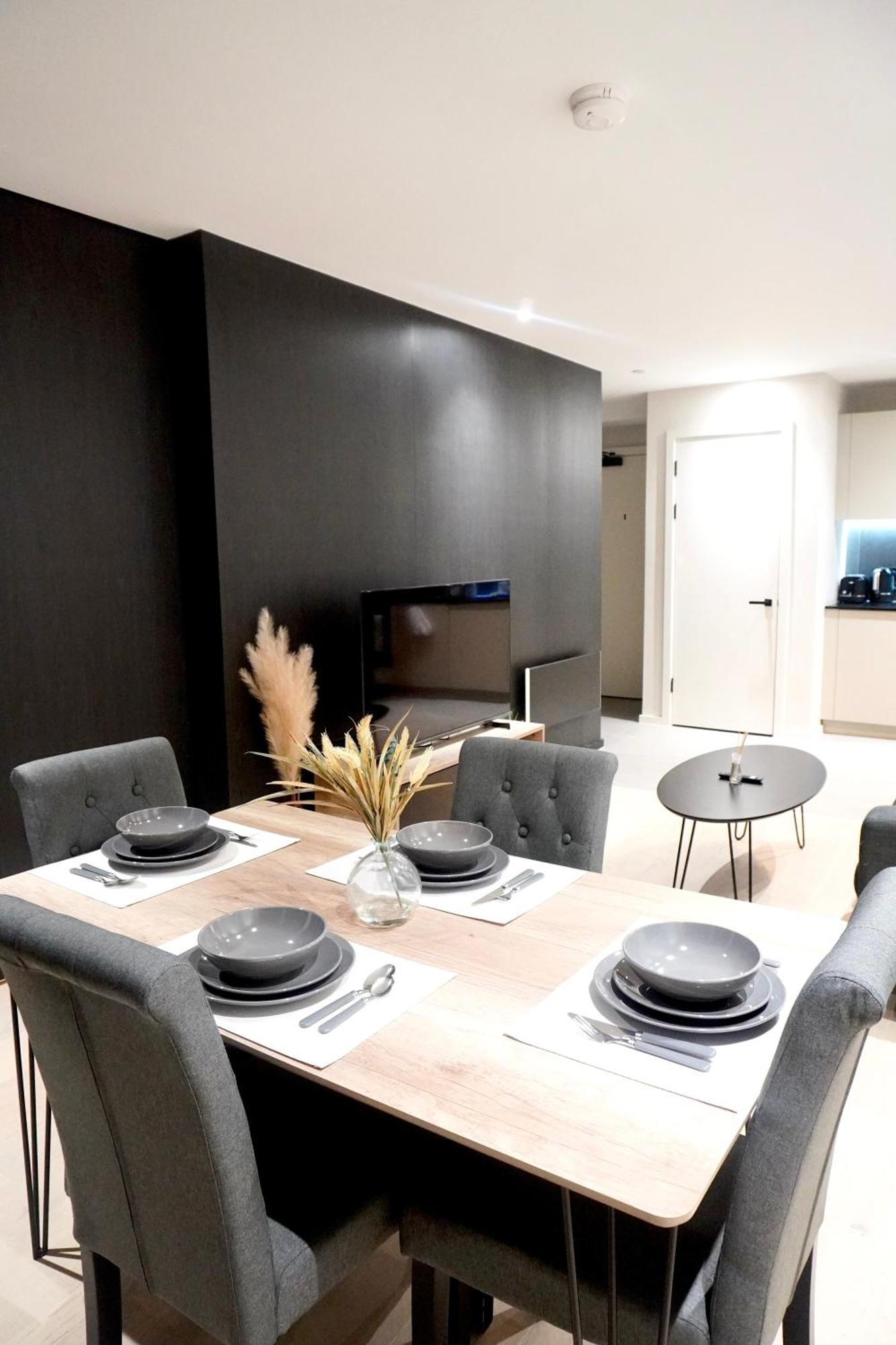 Central Manchester Luxury 2 Bed Apartment With Balcony Exterior photo