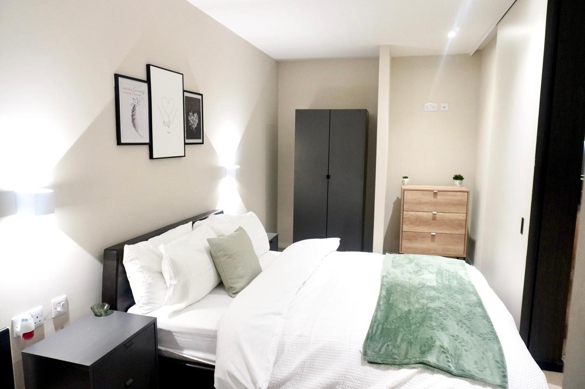 Central Manchester Luxury 2 Bed Apartment With Balcony Exterior photo