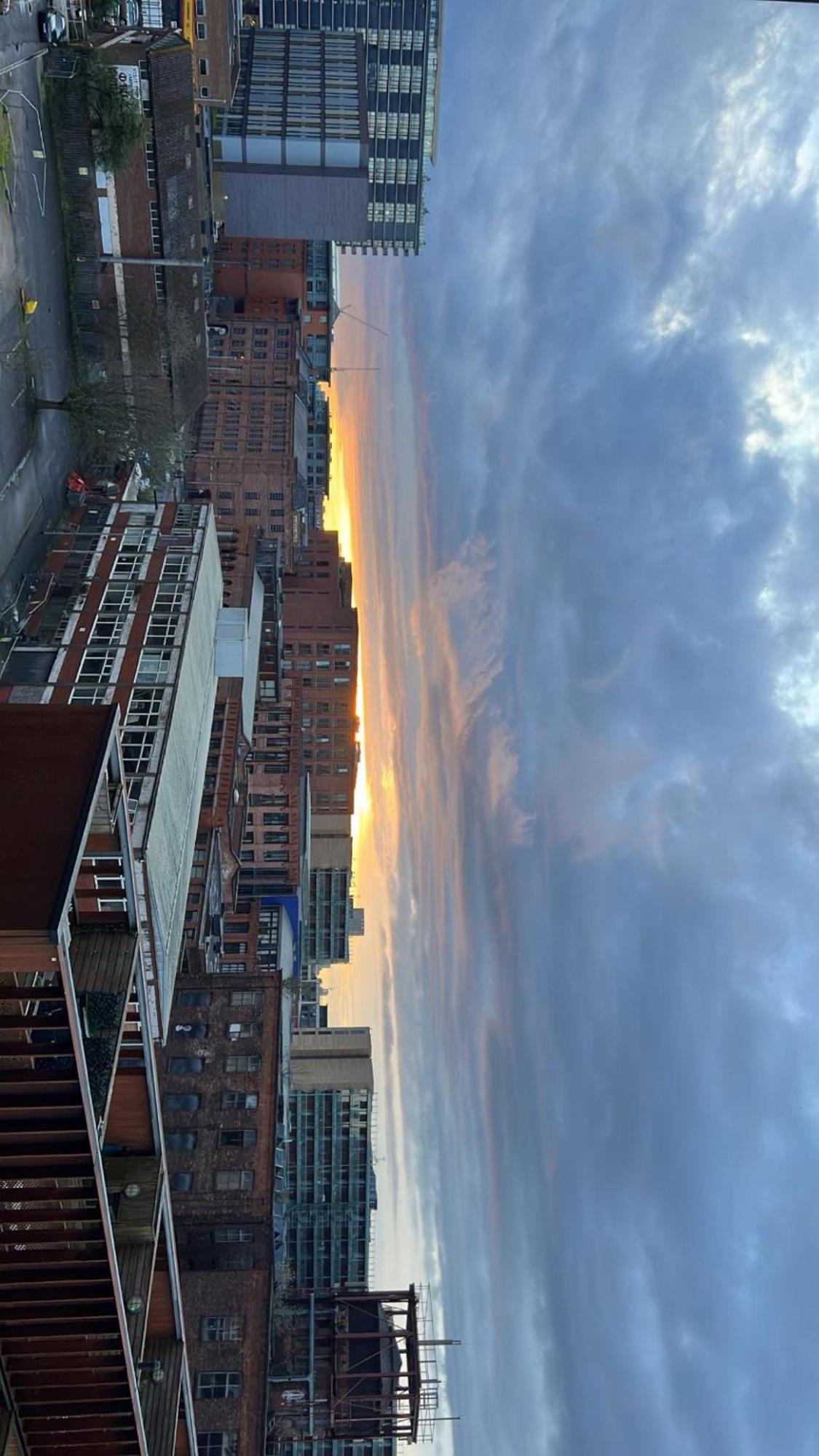 Central Manchester Luxury 2 Bed Apartment With Balcony Exterior photo