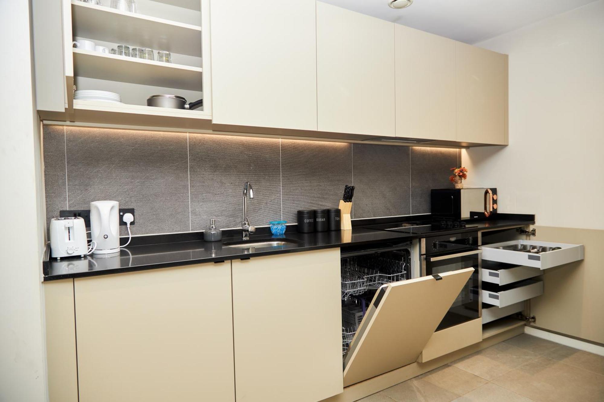 Central Manchester Luxury 2 Bed Apartment With Balcony Exterior photo