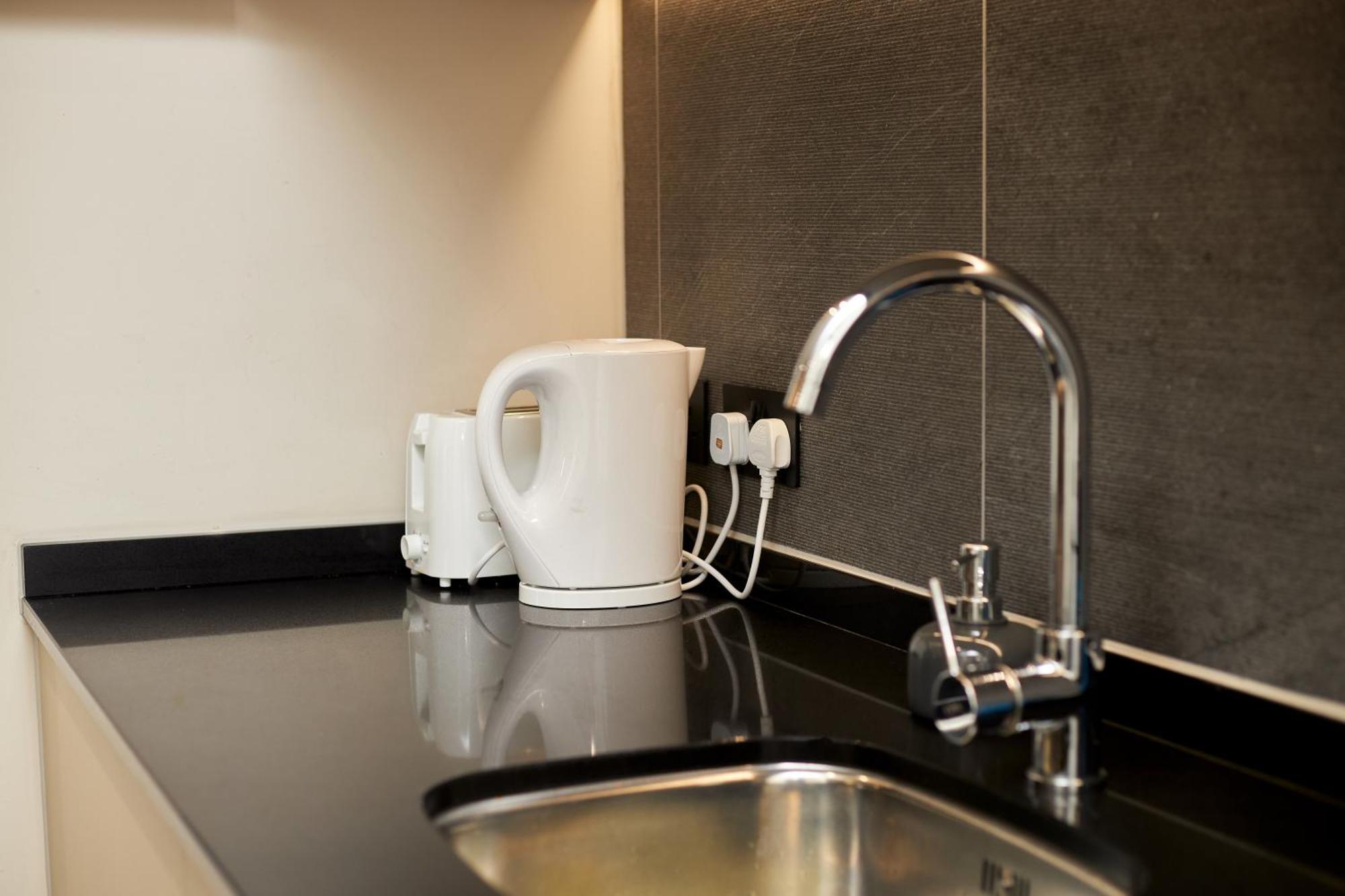Central Manchester Luxury 2 Bed Apartment With Balcony Exterior photo