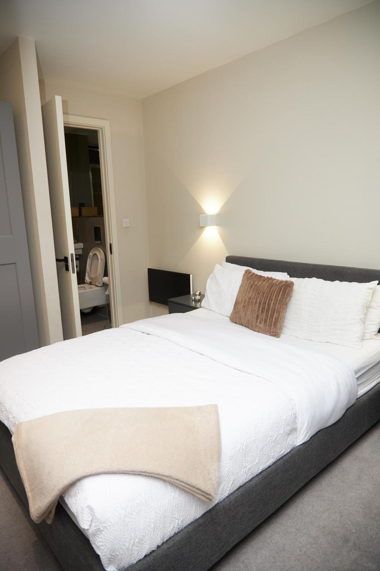 Central Manchester Luxury 2 Bed Apartment With Balcony Exterior photo